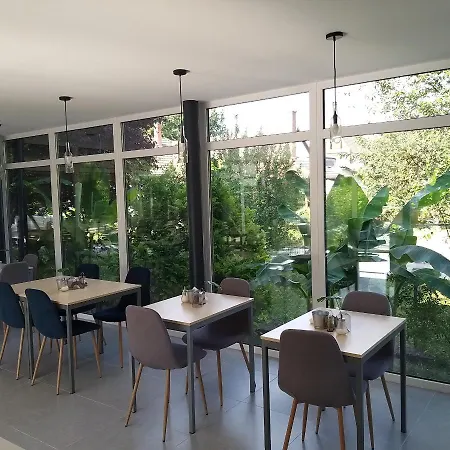A16 Design Panzió 4*